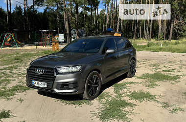 Позашляховик / Кросовер Audi Q7 2016 в Каневі