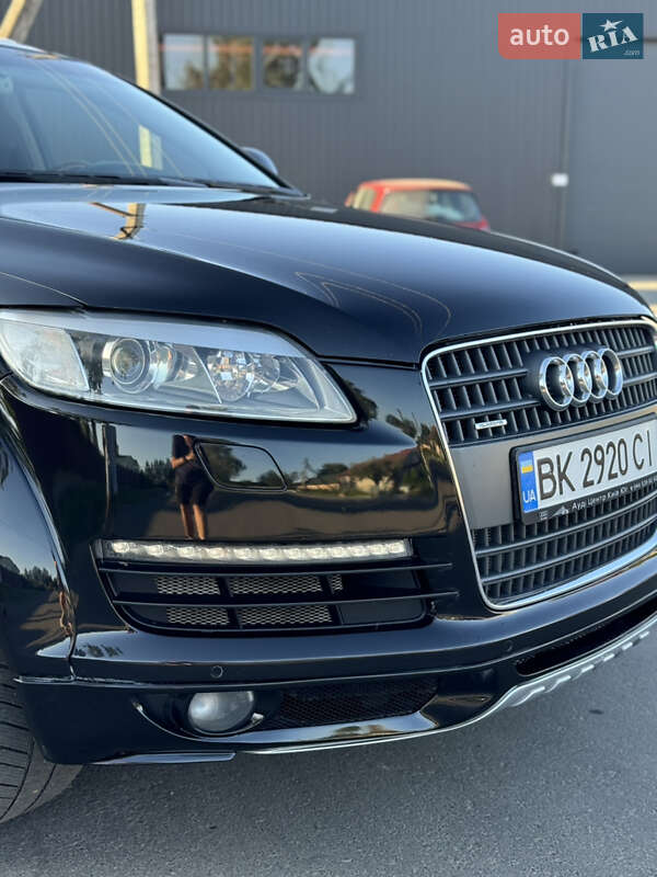Внедорожник / Кроссовер Audi Q7 2008 в Дубно