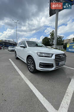 Внедорожник / Кроссовер Audi Q7 2016 в 
