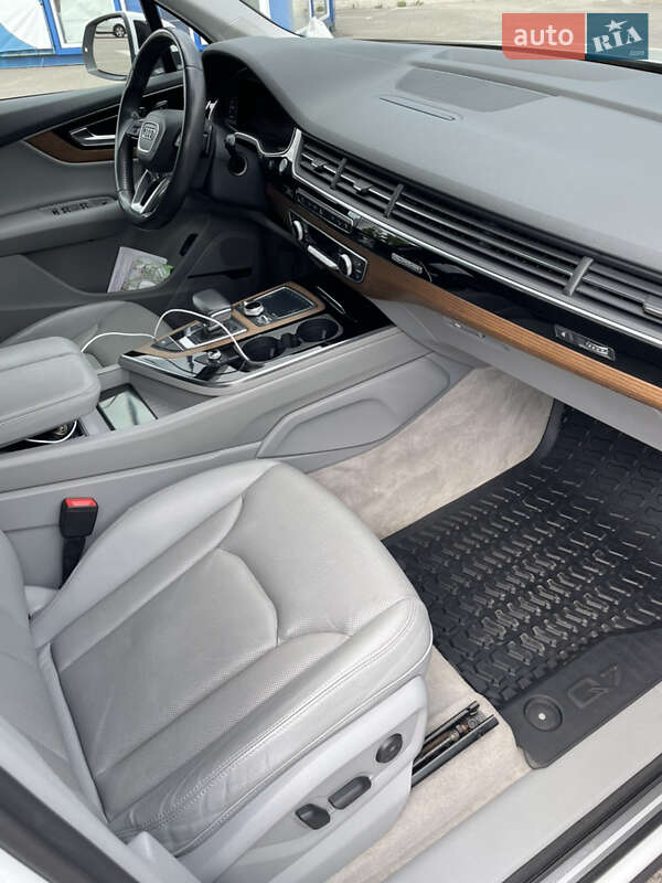 Внедорожник / Кроссовер Audi Q7 2016 в Львове