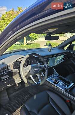 Внедорожник / Кроссовер Audi Q7 2021 в 