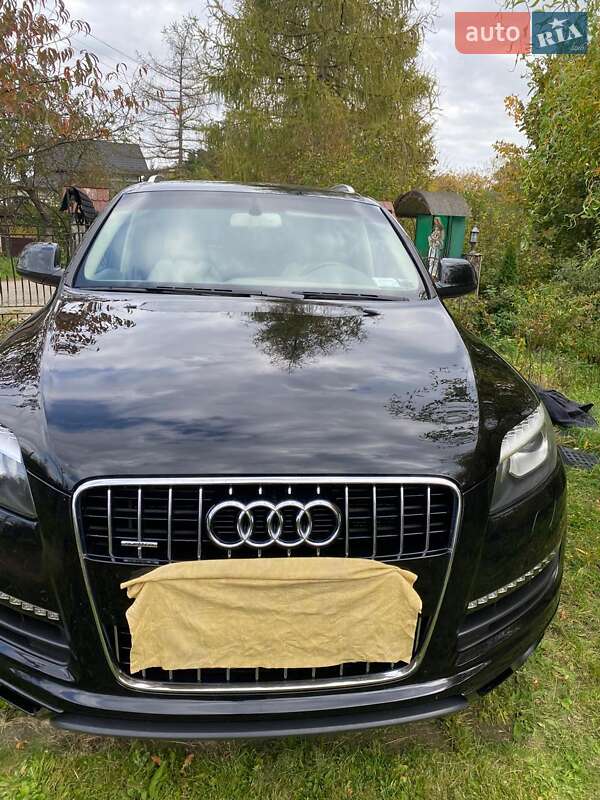 Внедорожник / Кроссовер Audi Q7 2015 в 