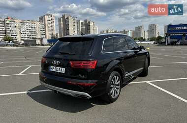 Внедорожник / Кроссовер Audi Q7 2016 в 