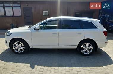 Позашляховик / Кросовер Audi Q7 2015 в 