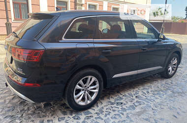Внедорожник / Кроссовер Audi Q7 2017 в 