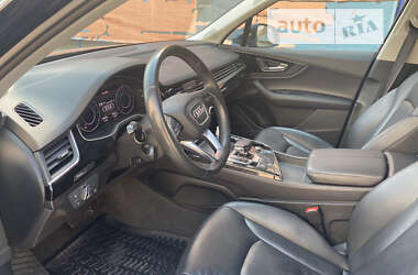 Внедорожник / Кроссовер Audi Q7 2017 в 