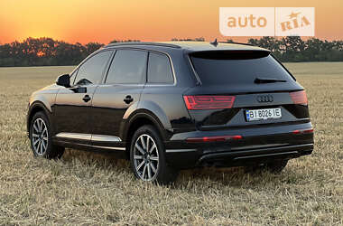 Позашляховик / Кросовер Audi Q7 2017 в Лубнах