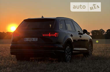 Позашляховик / Кросовер Audi Q7 2017 в Лубнах