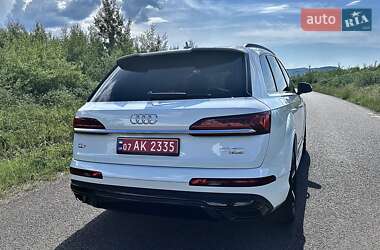 Позашляховик / Кросовер Audi Q7 2020 в 