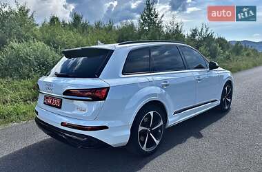 Позашляховик / Кросовер Audi Q7 2020 в 