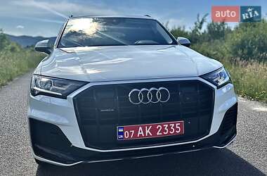 Позашляховик / Кросовер Audi Q7 2020 в 