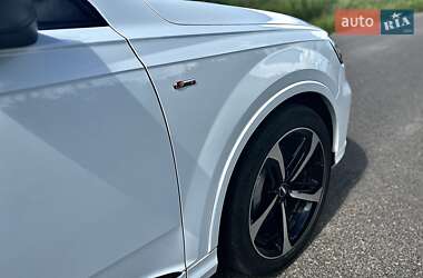 Позашляховик / Кросовер Audi Q7 2020 в 