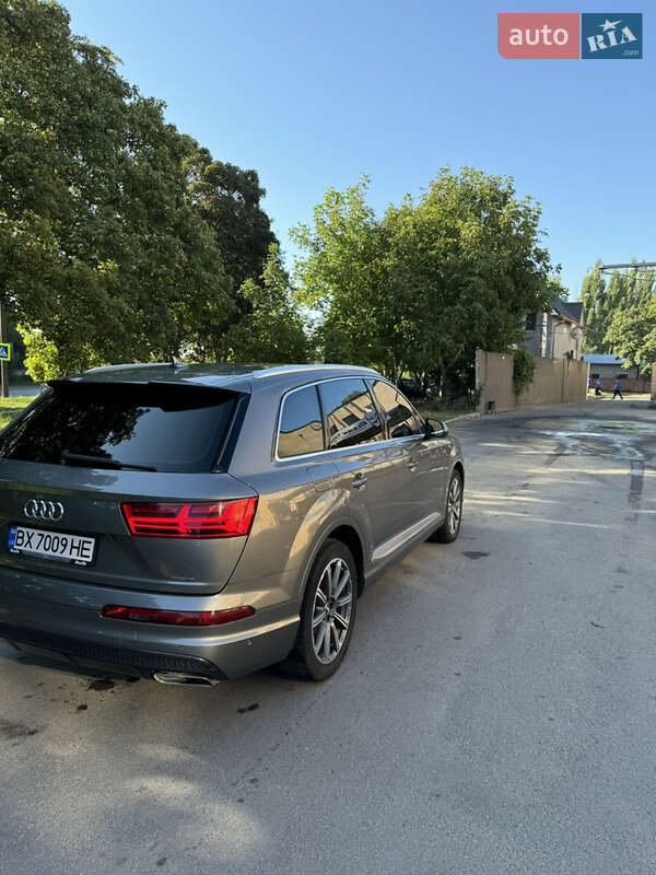 Внедорожник / Кроссовер Audi Q7 2015 в Каменец-Подольском