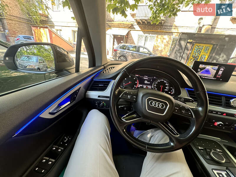 Внедорожник / Кроссовер Audi Q7 2016 в Киеве
