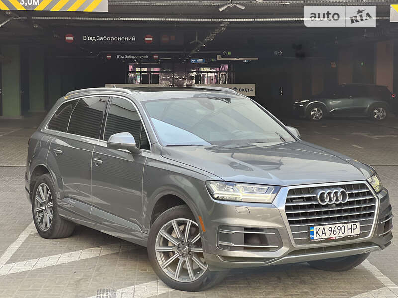 Внедорожник / Кроссовер Audi Q7 2016 в Киеве