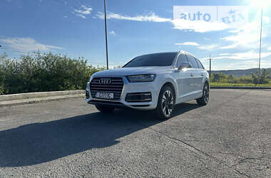 Позашляховик / Кросовер Audi Q7 2017 в Виноградові