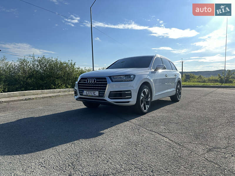 Внедорожник / Кроссовер Audi Q7 2017 в 