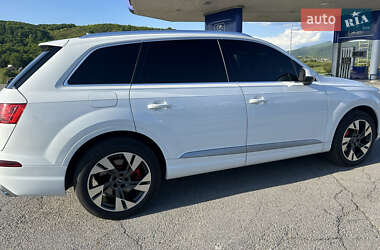 Внедорожник / Кроссовер Audi Q7 2017 в 