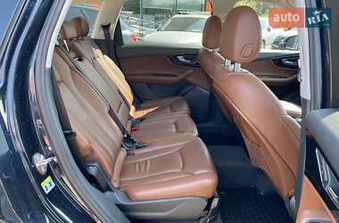 Внедорожник / Кроссовер Audi Q7 2017 в 