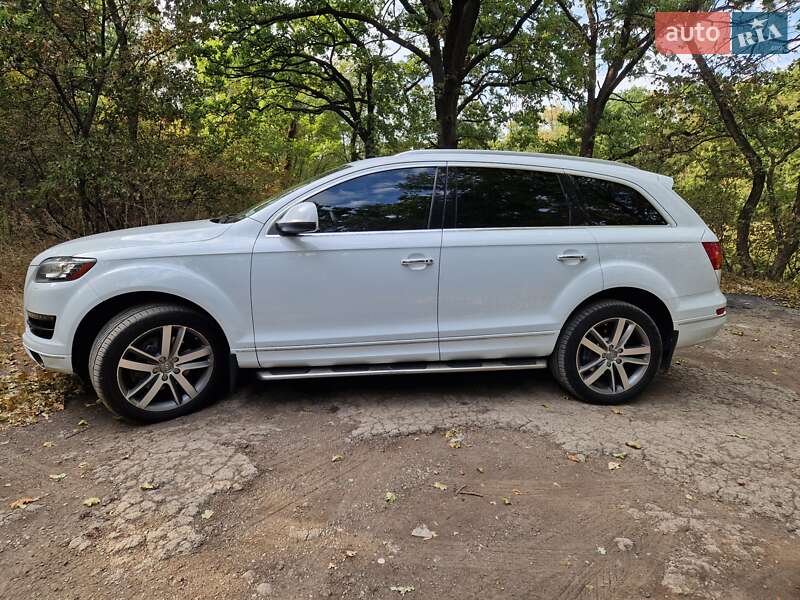 Позашляховик / Кросовер Audi Q7 2014 в Дніпрі