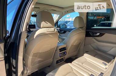 Позашляховик / Кросовер Audi Q7 2017 в 