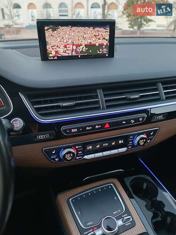 Позашляховик / Кросовер Audi Q7 2017 в Харкові