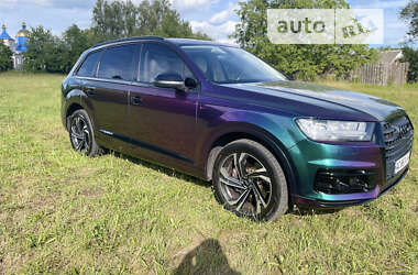 Позашляховик / Кросовер Audi Q7 2017 в 