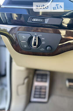 Позашляховик / Кросовер Audi Q7 2017 в 