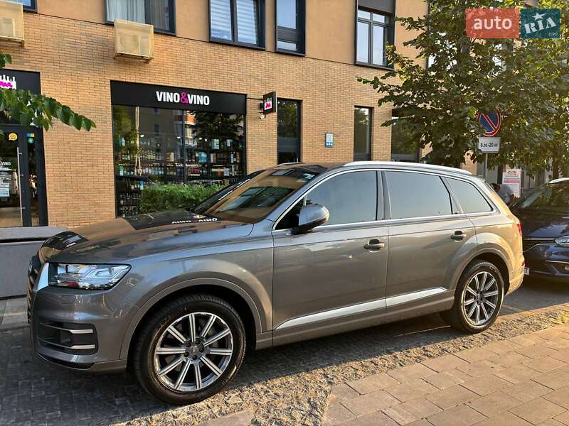 Позашляховик / Кросовер Audi Q7 2017 в Києві