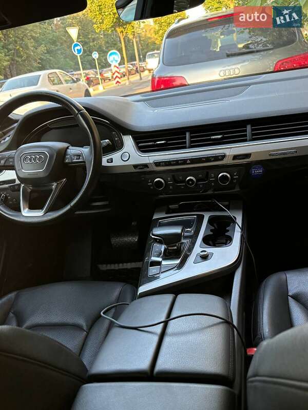 Позашляховик / Кросовер Audi Q7 2017 в Києві