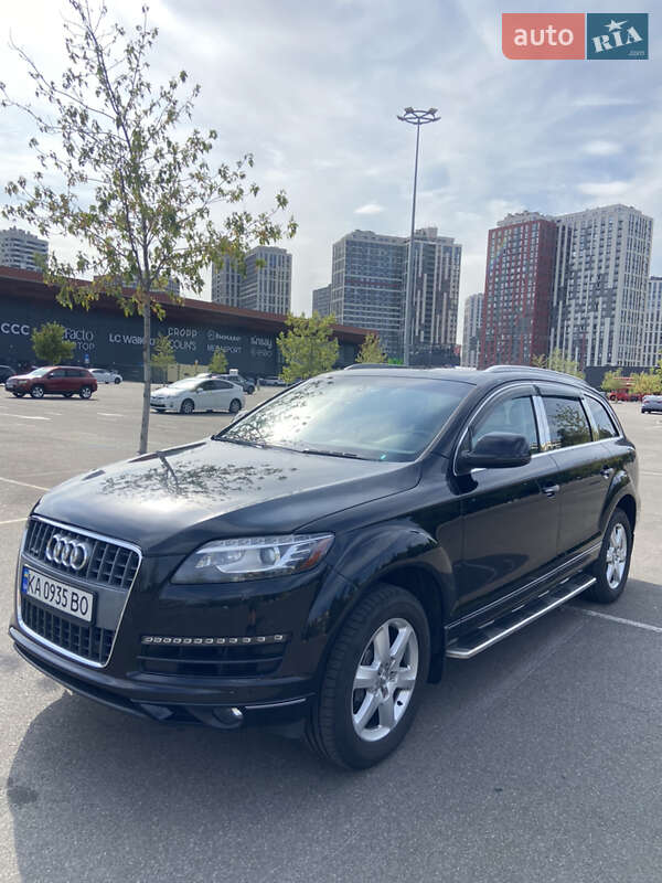 Внедорожник / Кроссовер Audi Q7 2015 в 