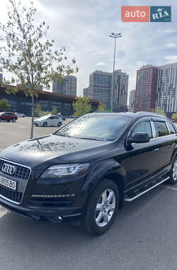 Внедорожник / Кроссовер Audi Q7 2015 в 