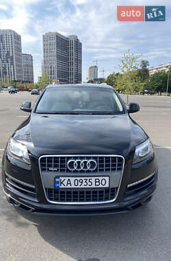 Внедорожник / Кроссовер Audi Q7 2015 в 