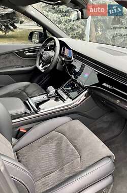 Внедорожник / Кроссовер Audi Q7 2020 в 