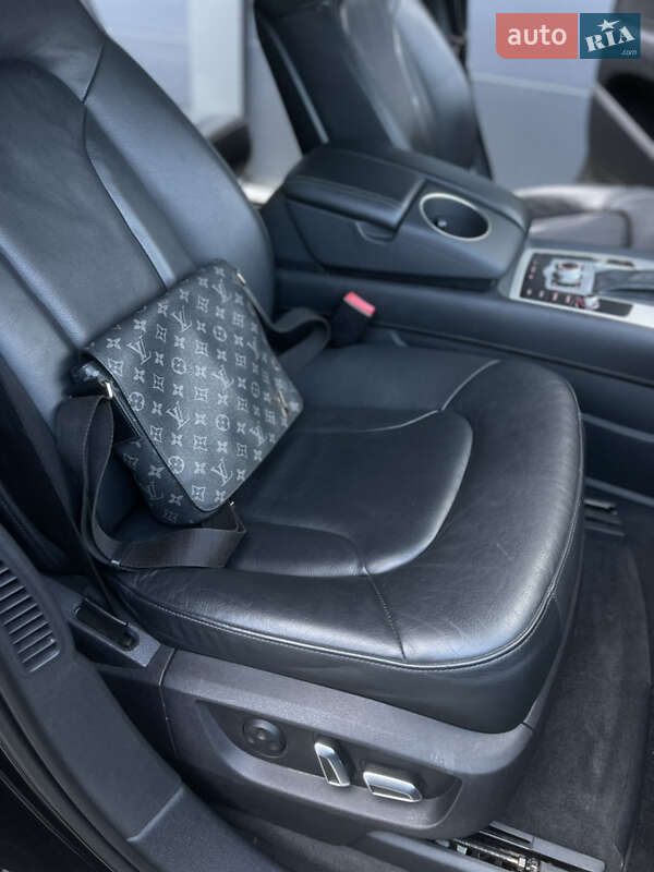 Позашляховик / Кросовер Audi Q7 2015 в Чернівцях фото 6 Позашляховик / Кросовер Audi Q7 2015 в Чернівцях