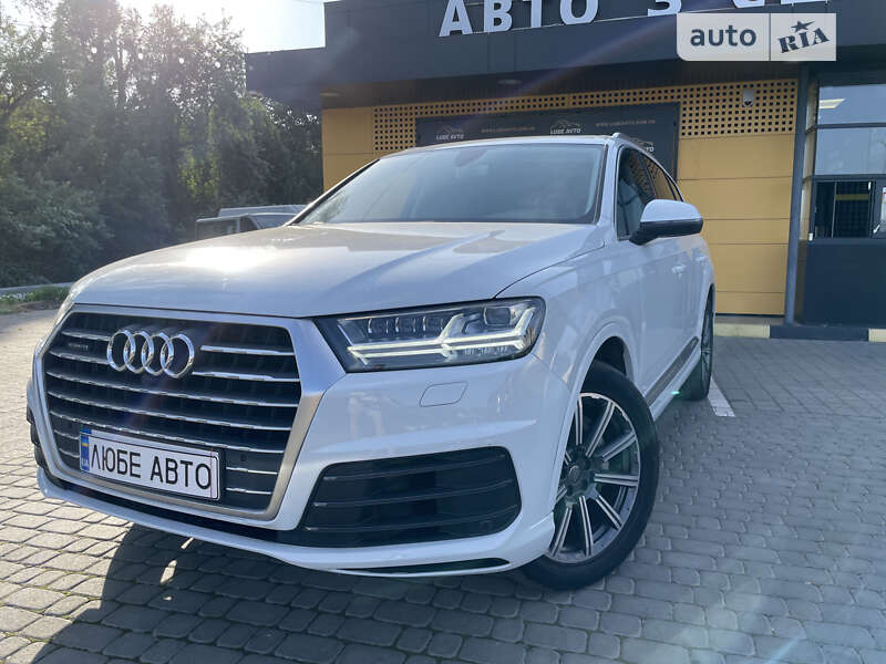 Audi Q7 