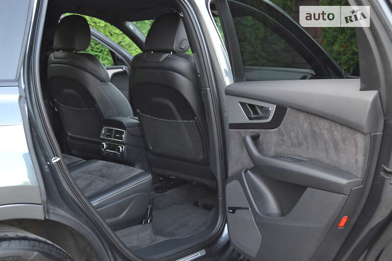 Позашляховик / Кросовер Audi Q7 2019 в Рівному