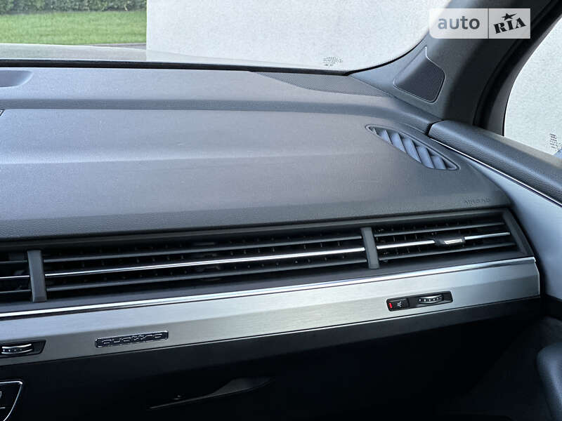 Позашляховик / Кросовер Audi Q7 2019 в Рівному