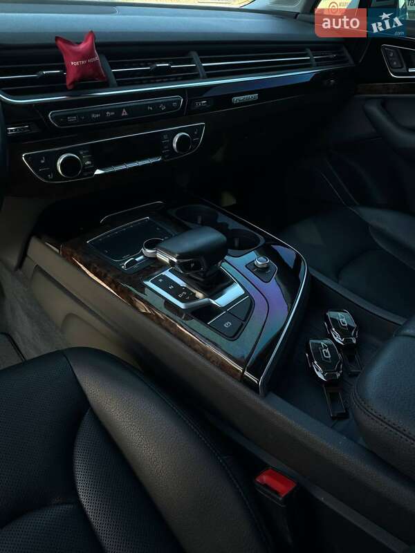 Позашляховик / Кросовер Audi Q7 2017 в Києві фото 15 Позашляховик / Кросовер Audi Q7 2017 в Києві