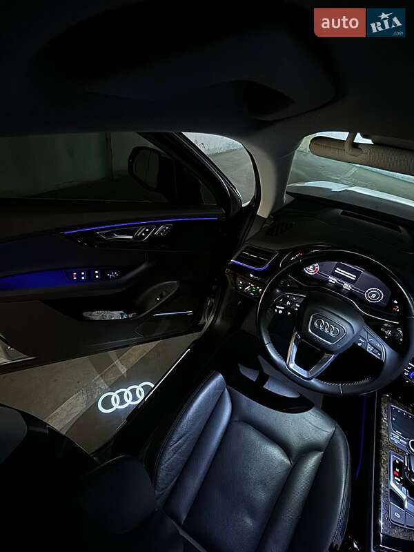 Позашляховик / Кросовер Audi Q7 2017 в Києві фото 30 Позашляховик / Кросовер Audi Q7 2017 в Києві