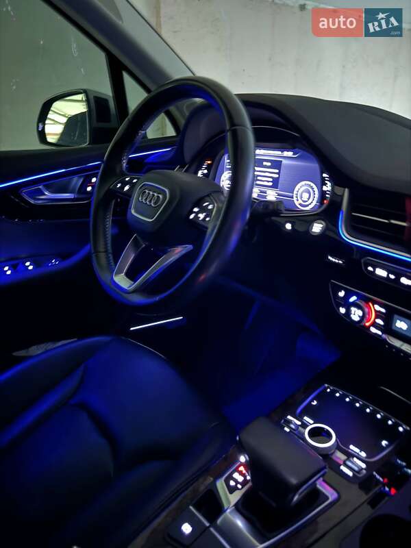 Позашляховик / Кросовер Audi Q7 2017 в Києві фото 35 Позашляховик / Кросовер Audi Q7 2017 в Києві