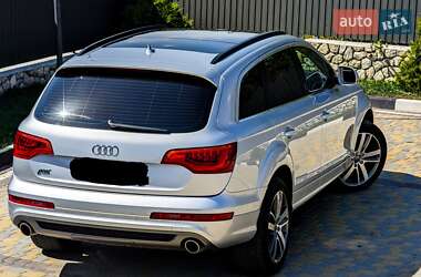 Позашляховик / Кросовер Audi Q7 2012 в 