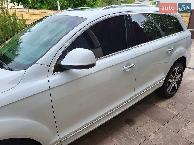 Позашляховик / Кросовер Audi Q7 2014 в Острозі