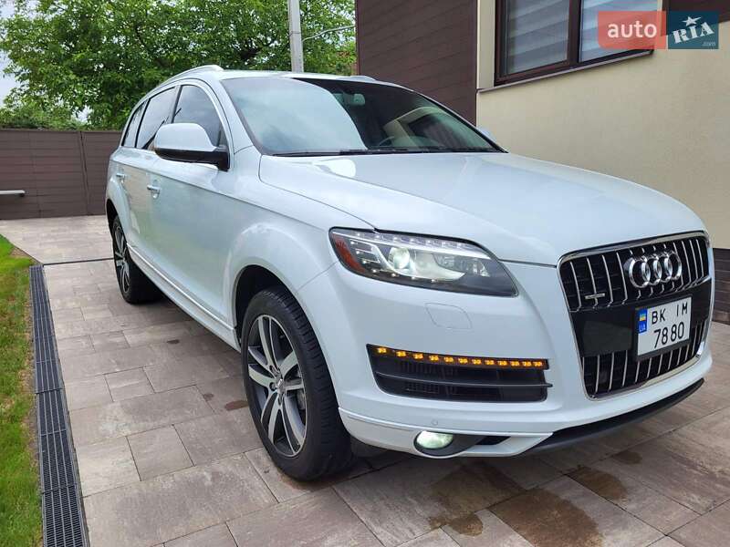 Позашляховик / Кросовер Audi Q7 2014 в Острозі