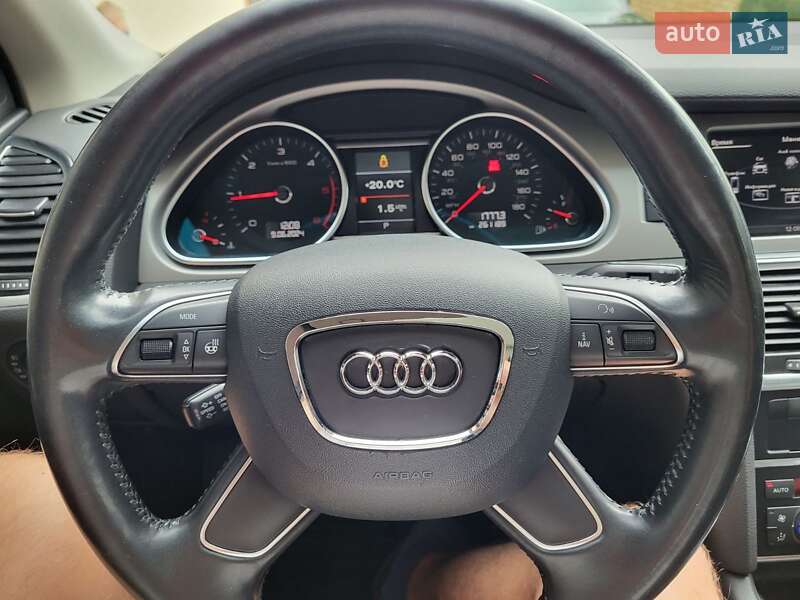 Позашляховик / Кросовер Audi Q7 2014 в Острозі