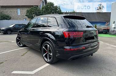 Позашляховик / Кросовер Audi Q7 2017 в Києві