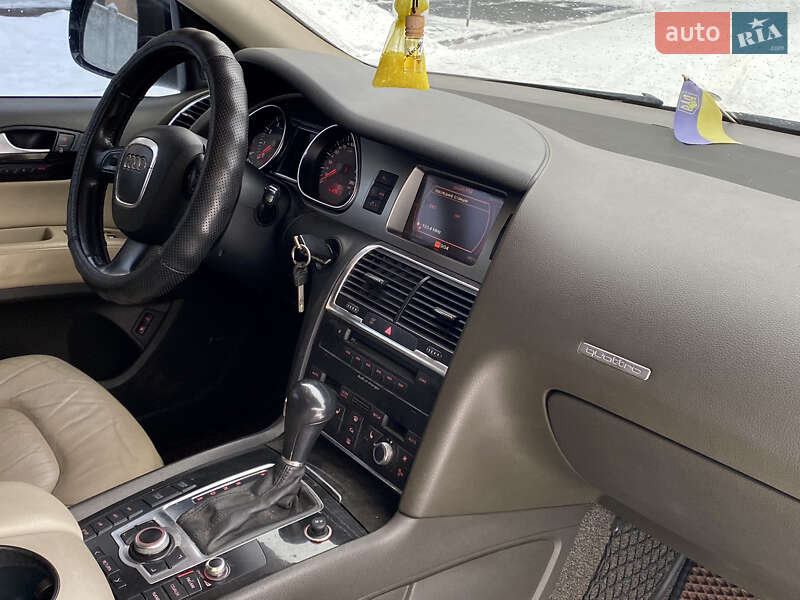 Внедорожник / Кроссовер Audi Q7 2007 в Сумах