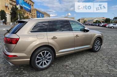 Внедорожник / Кроссовер Audi Q7 2018 в 