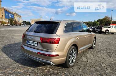 Внедорожник / Кроссовер Audi Q7 2018 в 
