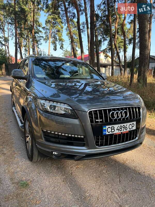 Позашляховик / Кросовер Audi Q7 2013 в Чернігові